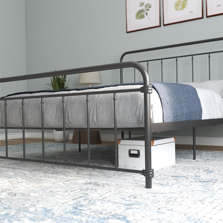 Wallace Spindle Metal Bed with Elegant Curves and Slats - Black - Queen