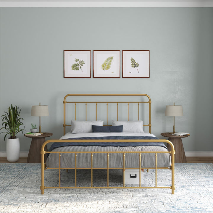 Wallace Spindle Metal Bed with Elegant Curves and Slats - Gold - Queen