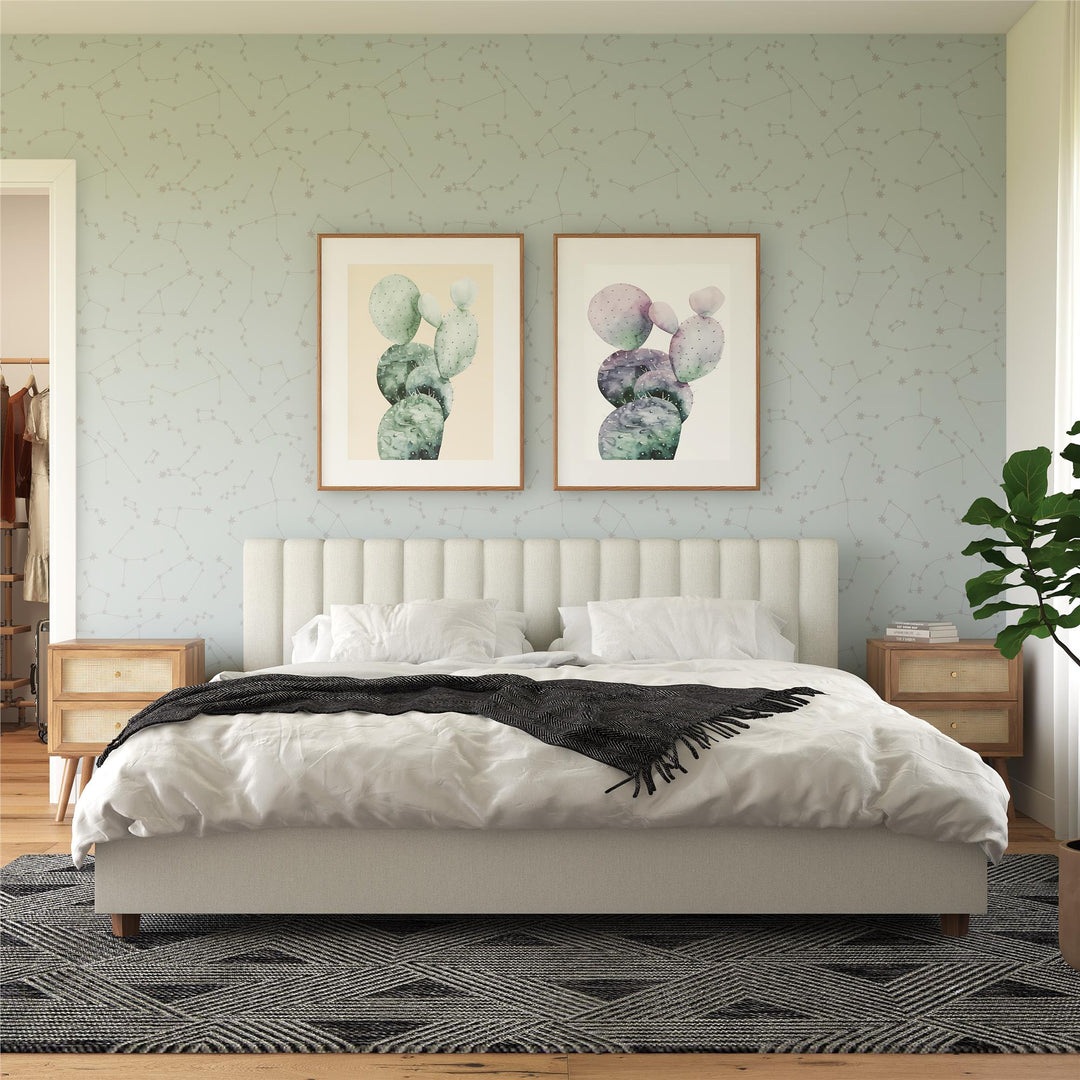 Stylish upholstered bed with tufting -  Gray 