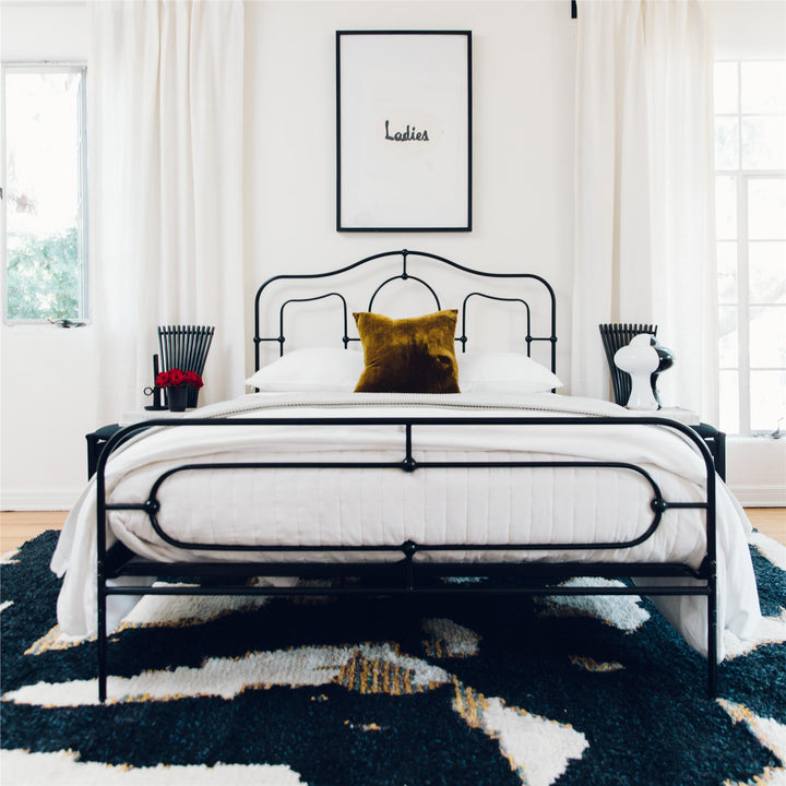 Primrose Vintage Style Metal Bed with Headboard and Footboard - Black - Full