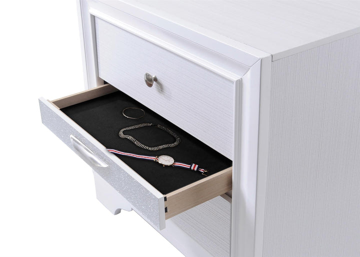 Solid Wood 3 Drawer Nightstand with Dovetail - White