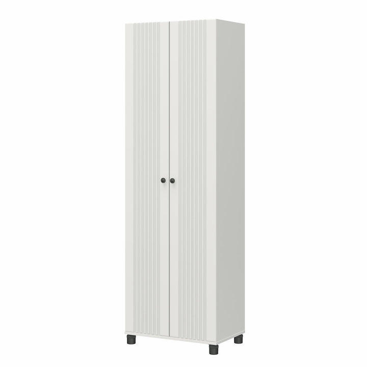 Kendall's fluted design for contemporary spaces -  White