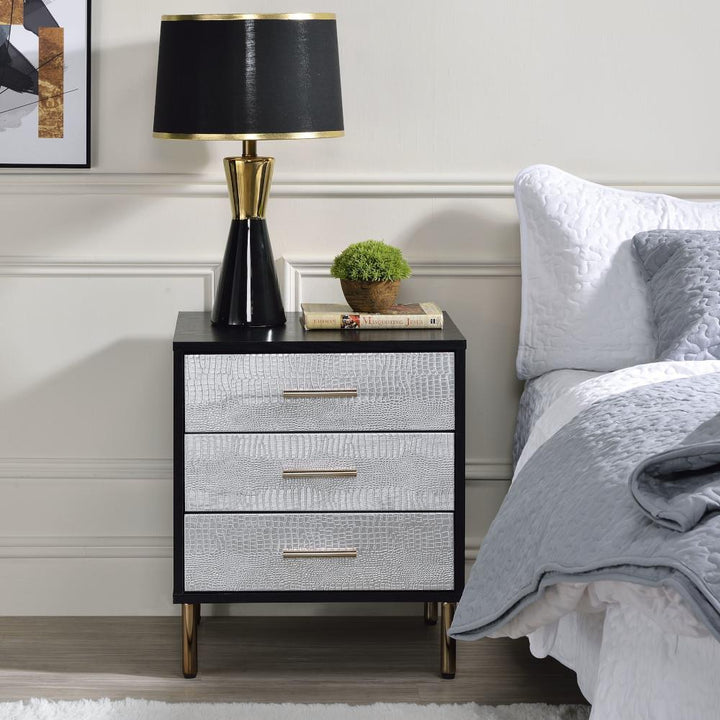 Three-drawer nightstands with two-tone design -  Black