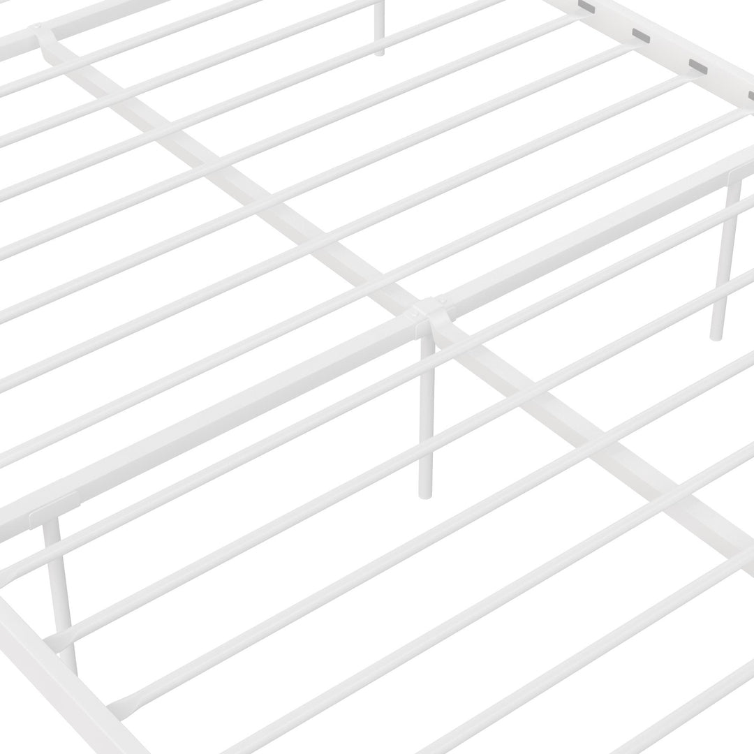 Primrose Vintage Style Metal Bed with Headboard and Footboard - White - Queen