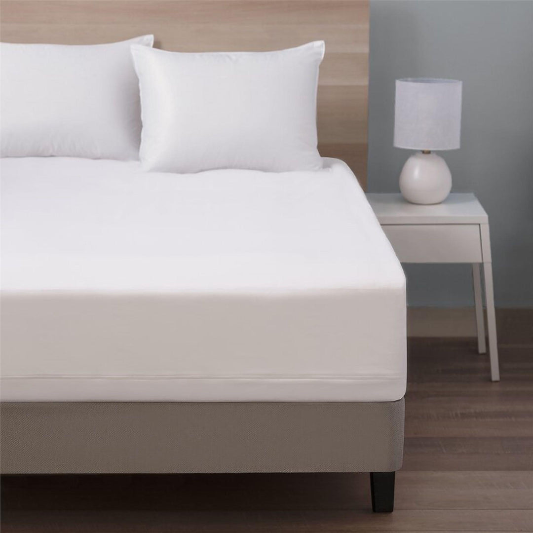 water-resistant mattress cover - White - Queen