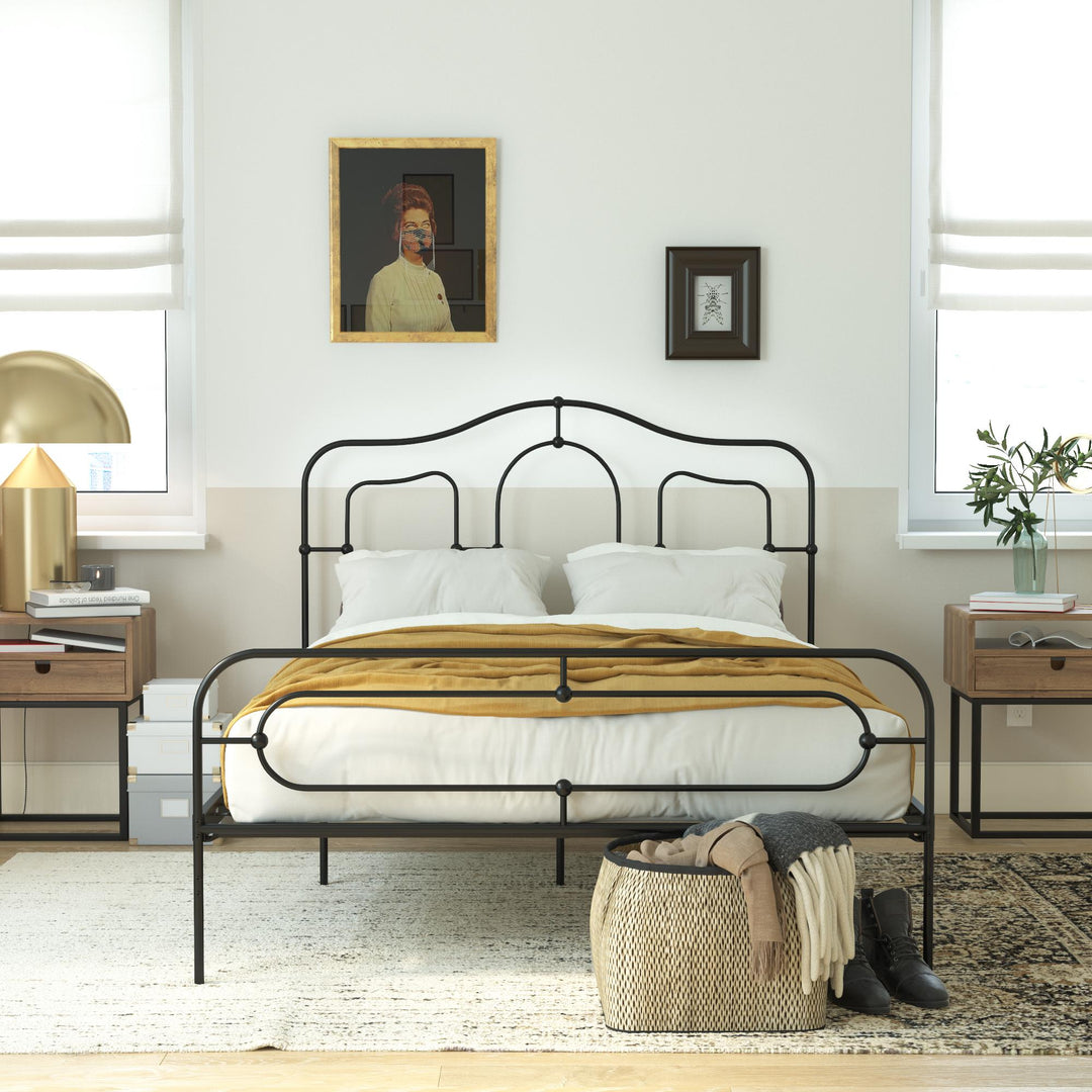Primrose Vintage Style Metal Bed with Headboard and Footboard - Black - Full