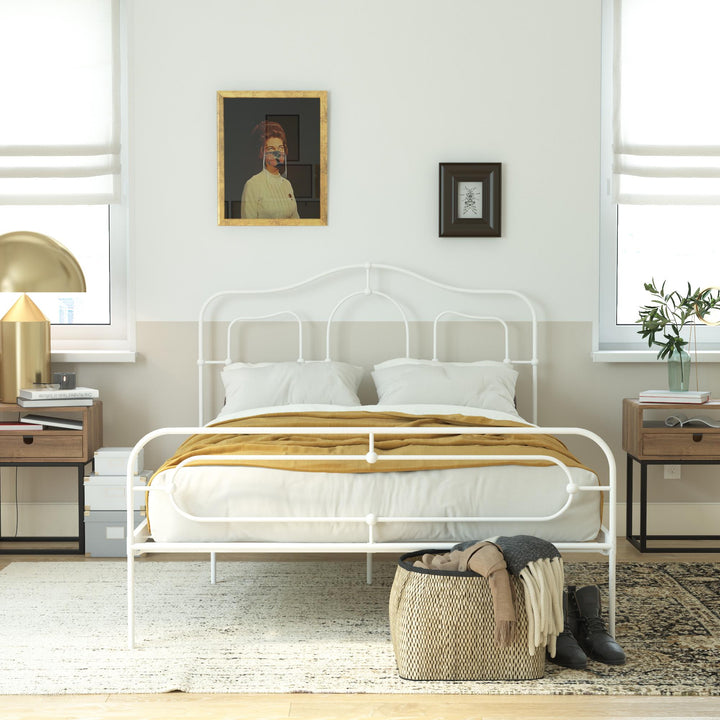 Primrose Vintage Style Metal Bed with Headboard and Footboard - White - Queen