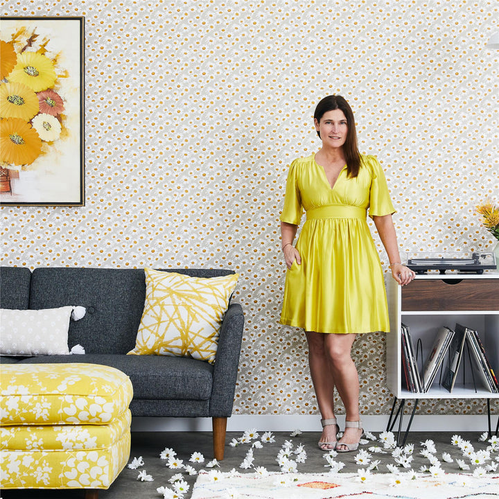 Temporary daisies room transformation -  Greige