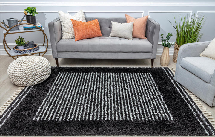 Black stripe shag area rug -  Black  -  5'0"x7'0"