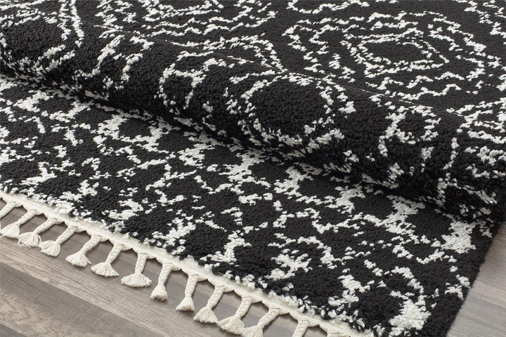 Black rug with tribal designs -  Black  -  5'0"x7'0"