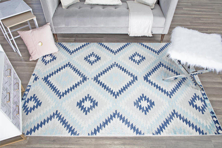 Soleil tribal rug in ice blue shade -  Blue  -  8'0"x10'0"