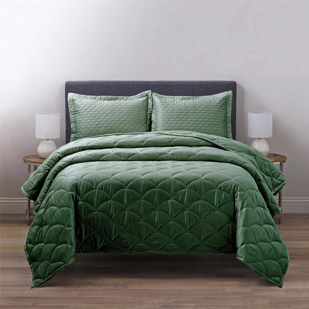 Scallop Quilted Matte Satin Pillow Sham - Green - Queen