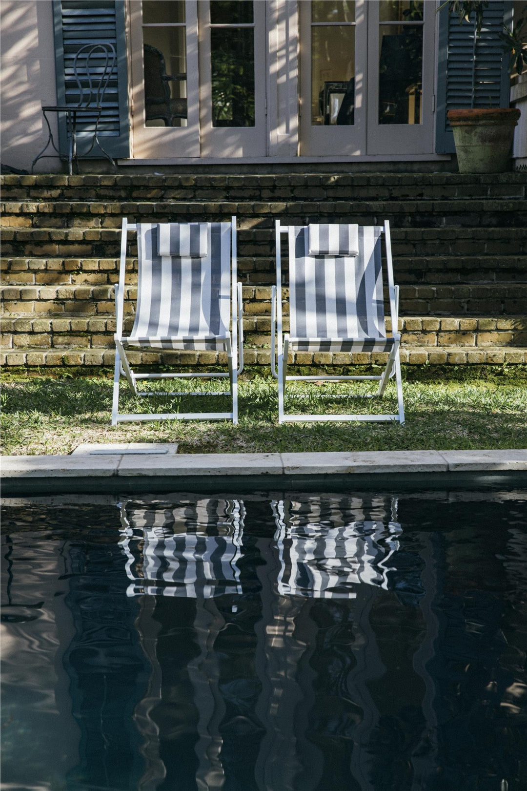 Poolside Gossip, Bebe Folding Beach Chair, Set of 2 - White/Black - 1-Pack