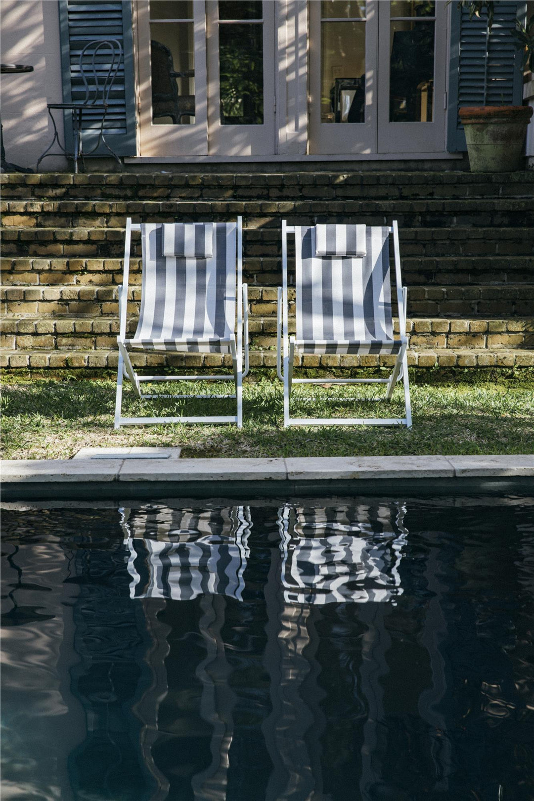 Poolside Gossip, Bebe Folding Beach Chair, Set of 2 - White/Black - 1-Pack