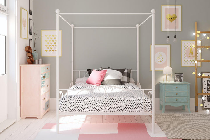Intricate Design Headboard for Bed -  White  -  Full