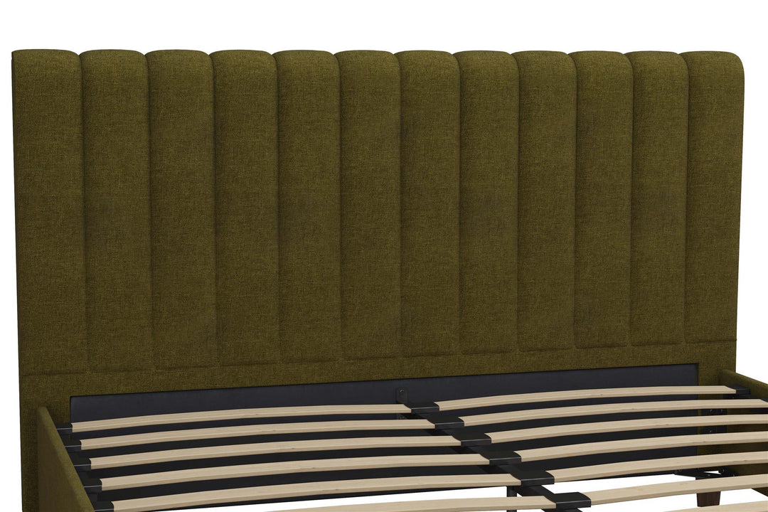 Brittany bed with channel tufting -  Green 