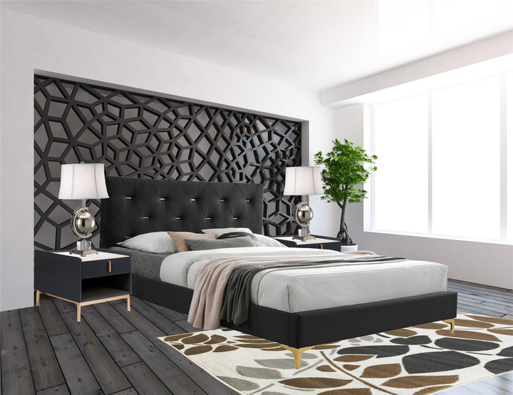 Modern bedroom centerpiece: Melissa upholstered bed -  Black - Queen