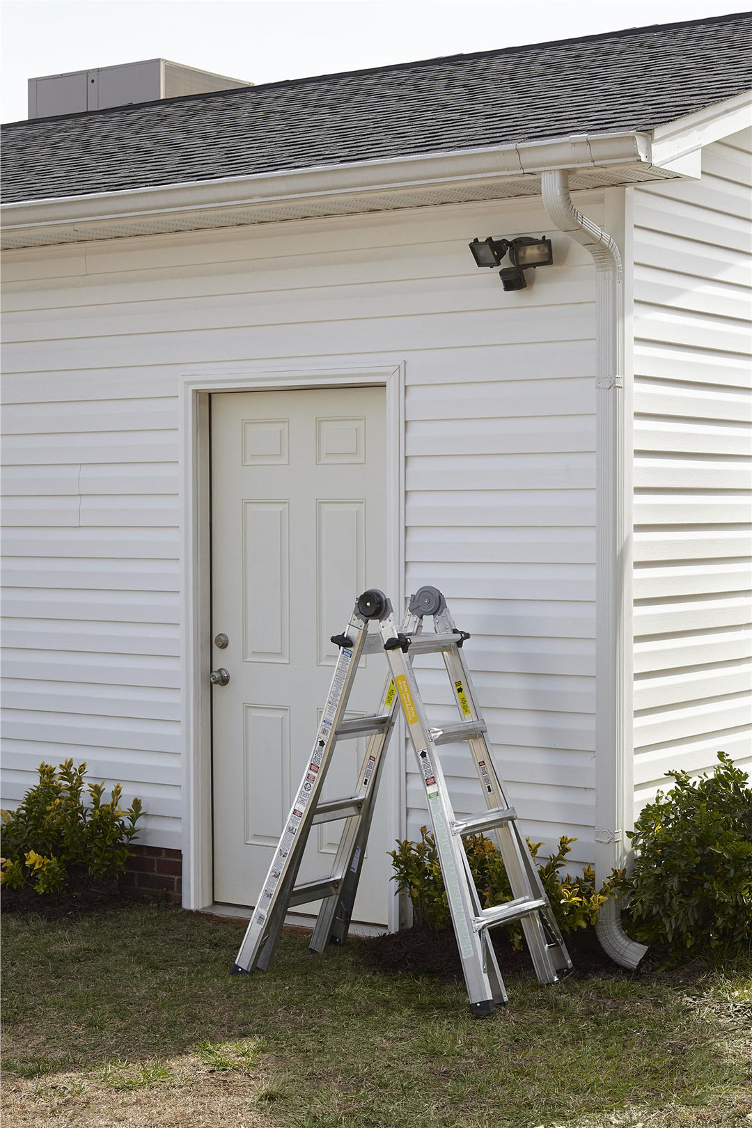 18 Foot Reach Multi-Position Ladder System - Aluminum Yellow Type 1a