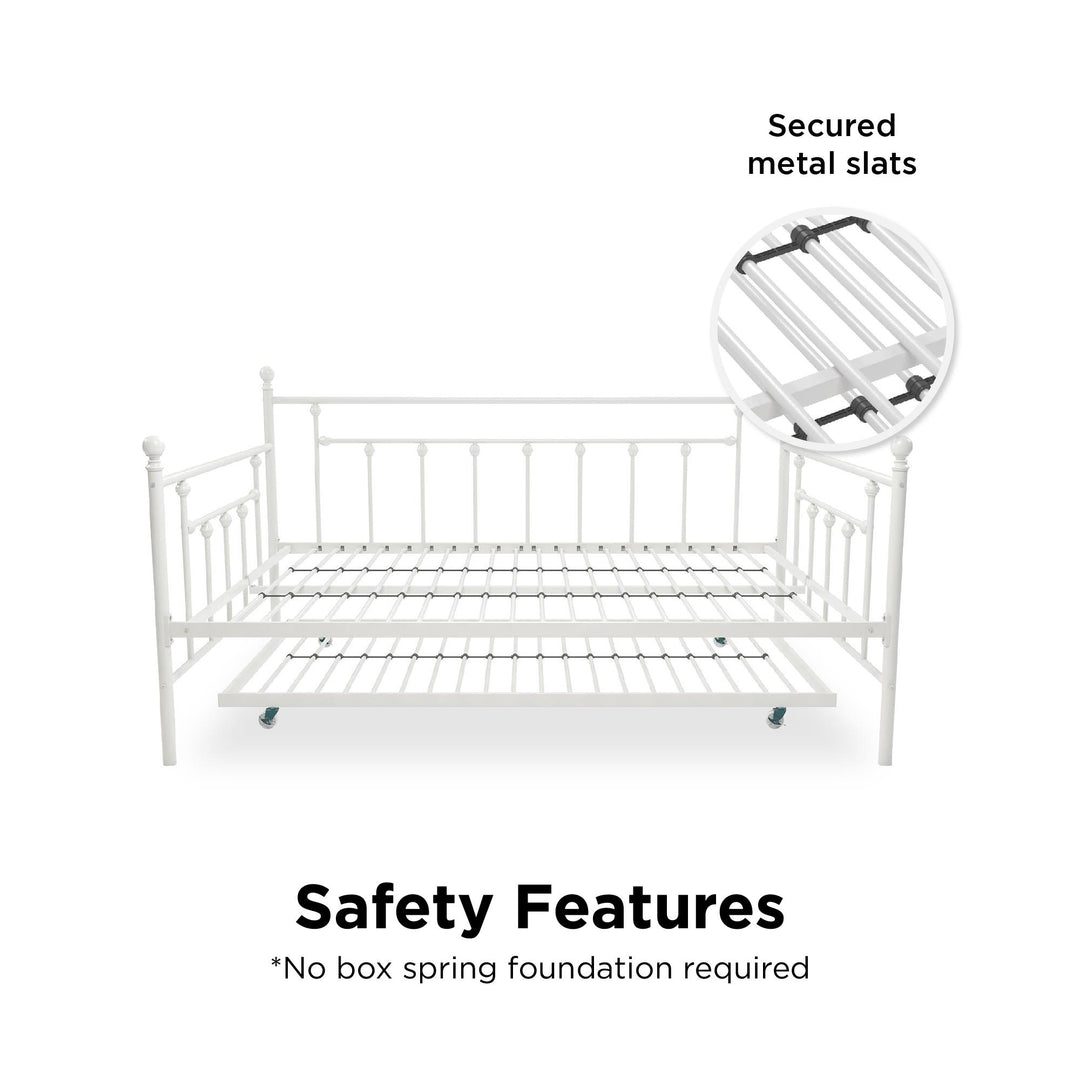 Manila Metal Daybed and Trundle Set with Sturdy Metal Frame and Slats - White - Full