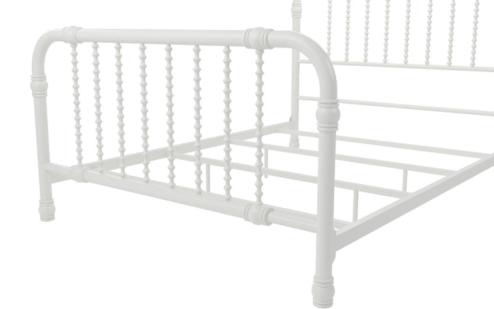 Monarch Hill Wren Metal Bed with Curved Scrollwork Design - White - Full