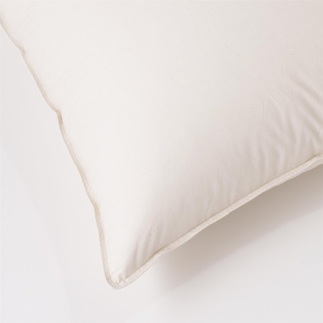 Comfortable and supportive sleeping pillow - King size