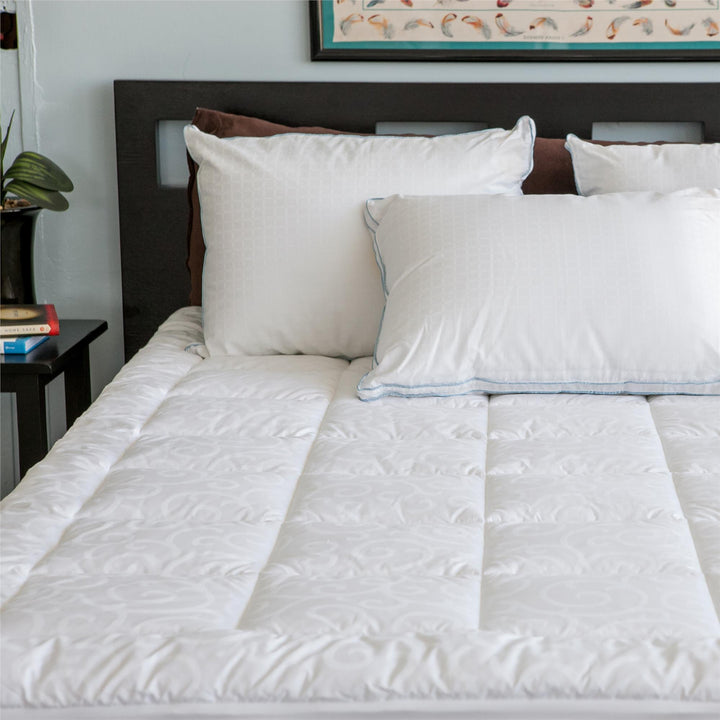 Easy to clean bedding accessory - King size