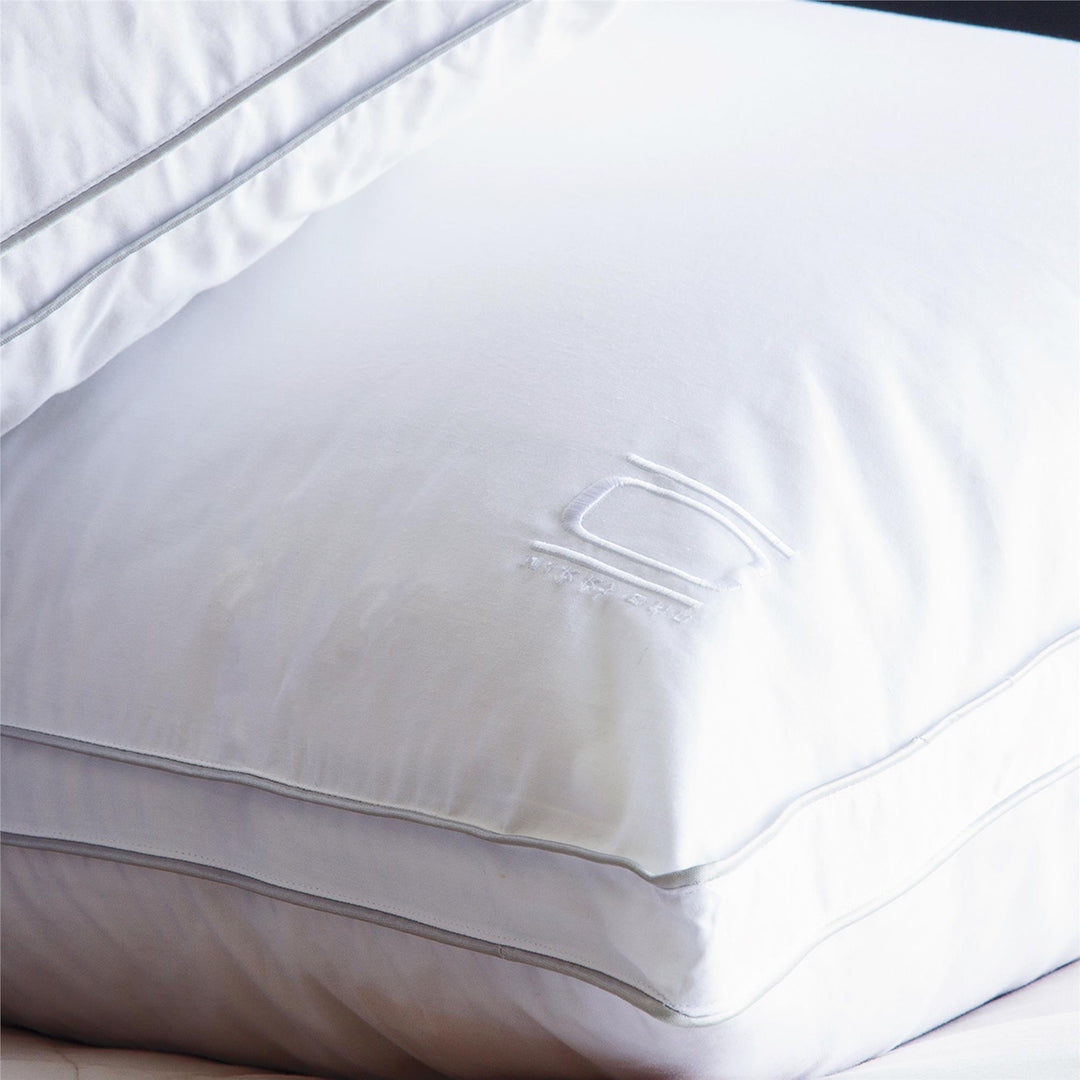 White Gusseted pillow - King Size