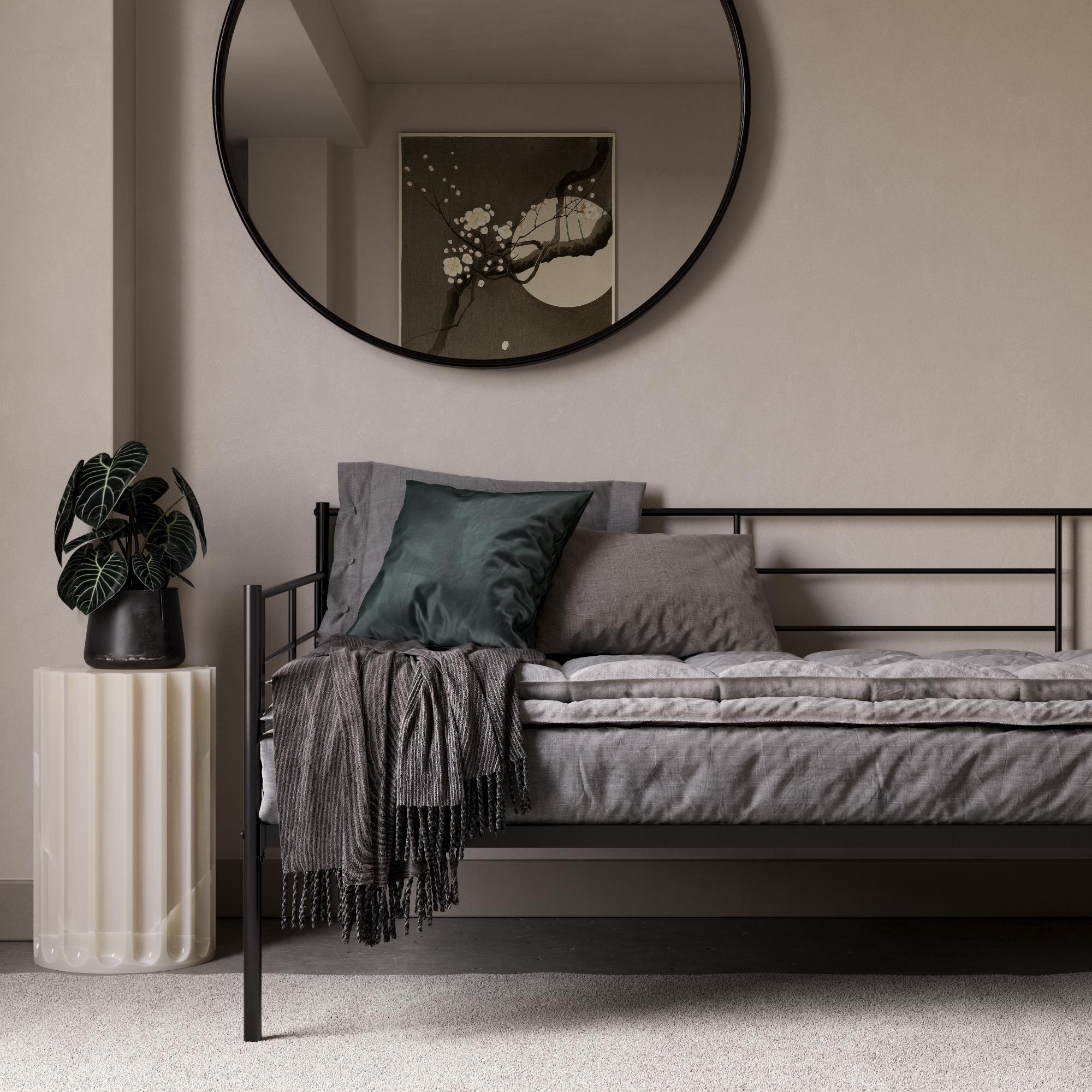 Praxis Metal Daybed with Steel Frame and 14