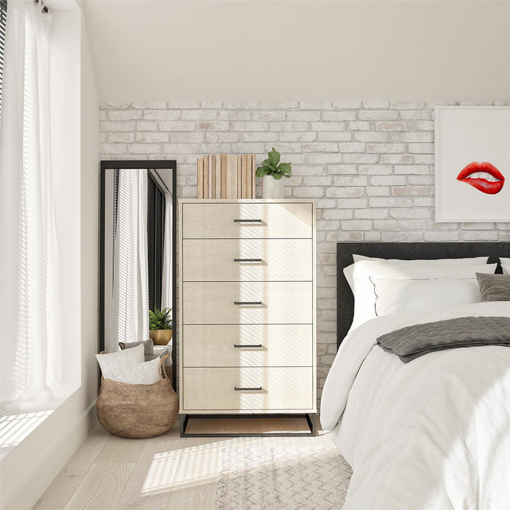 5 Drawer Dresser with Sleek Design -  Ivory Oak